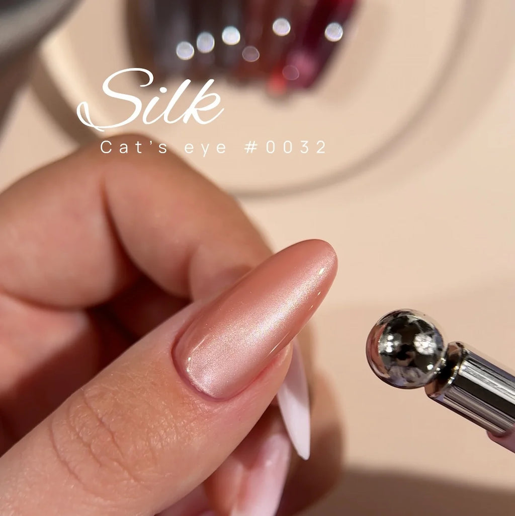 Color Gel Polish DNKa' 12 ml Cat's Eye #0032 - Silk - aplicación