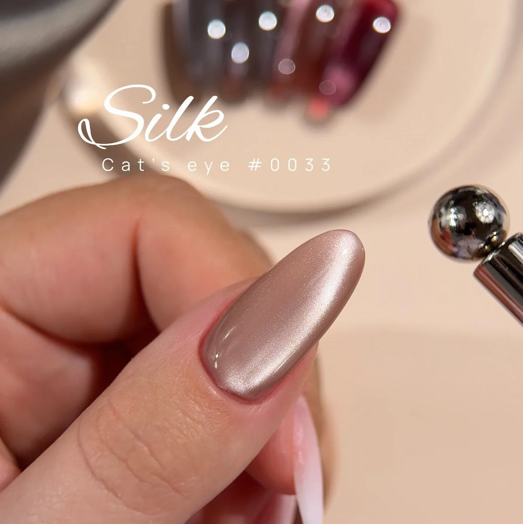 Color Gel Polish DNKa' 12 ml Cat's Eye #0033 - Silk - aplicación